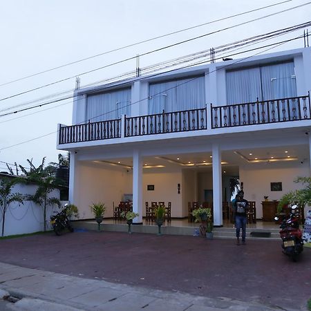 Lochana Beach Hotel Ettukala Экстерьер фото