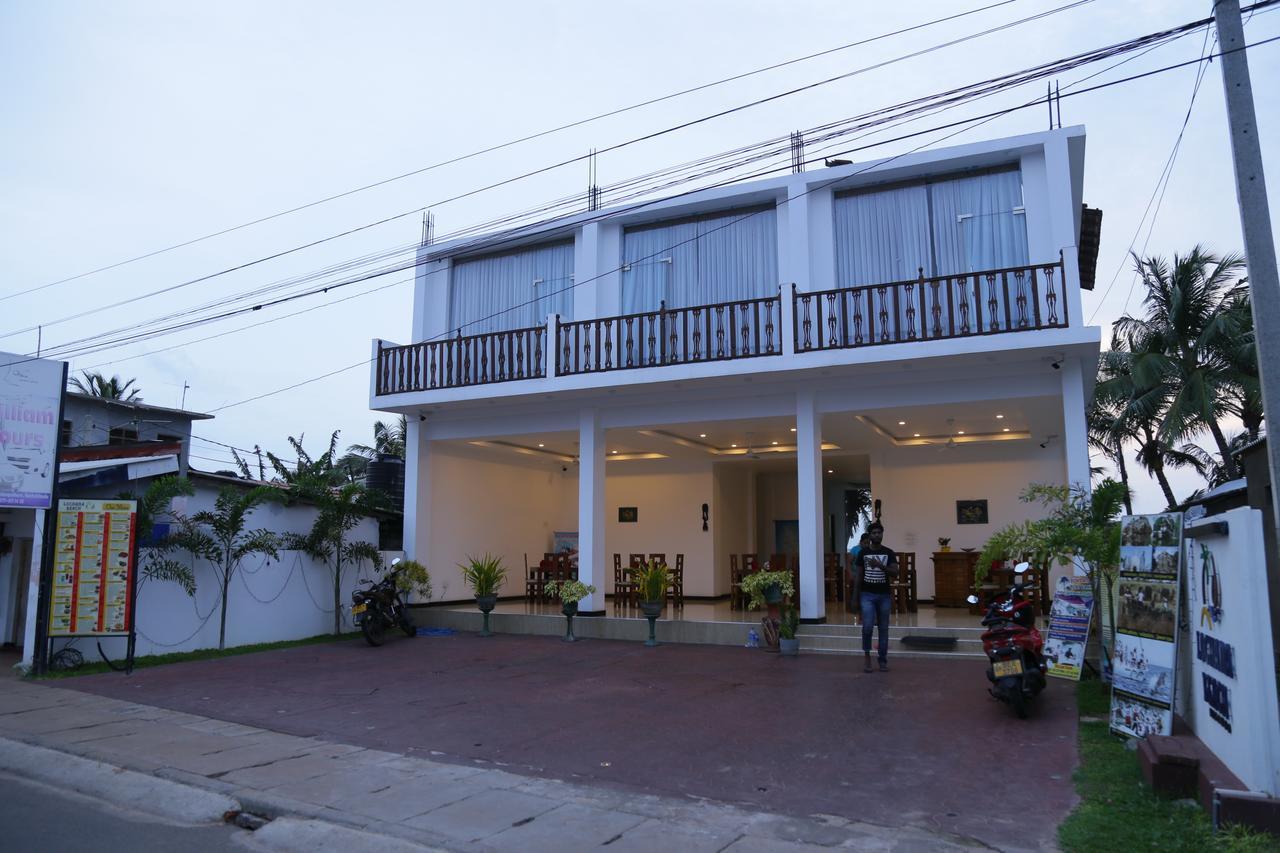 Lochana Beach Hotel Ettukala Экстерьер фото
