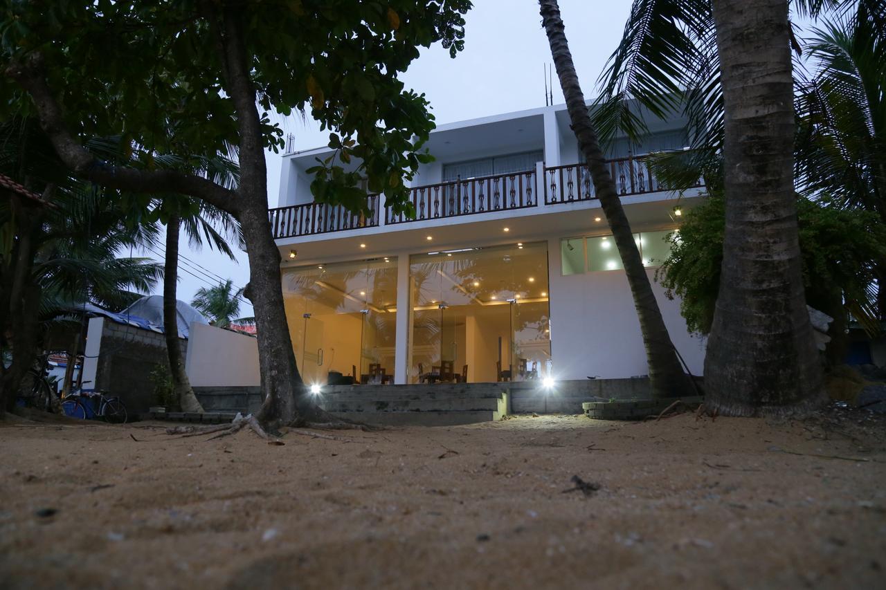 Lochana Beach Hotel Ettukala Экстерьер фото